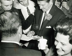 Image description is not available for 1967.054